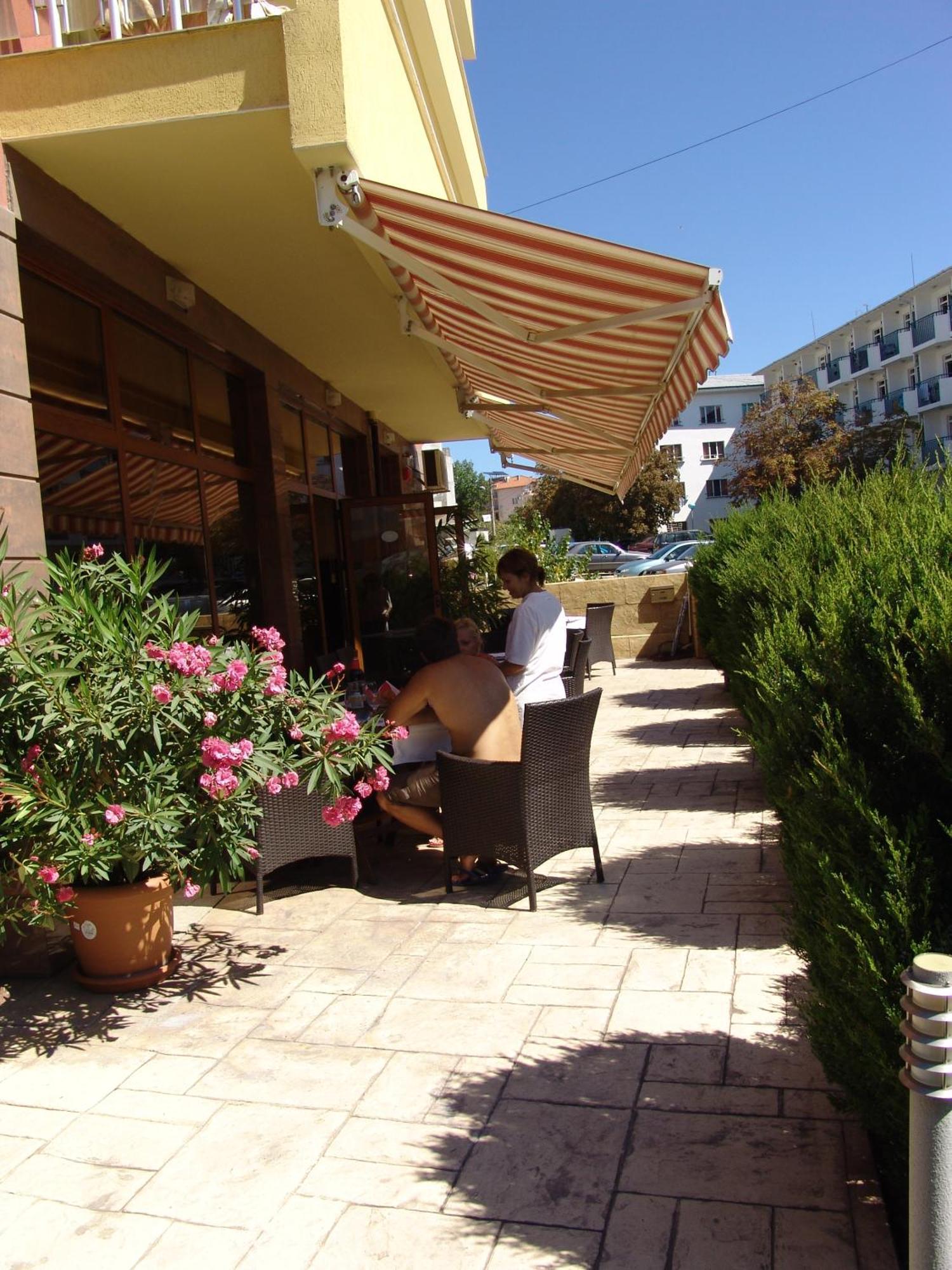 Hotel Buena Vissta Primorsko Luaran gambar